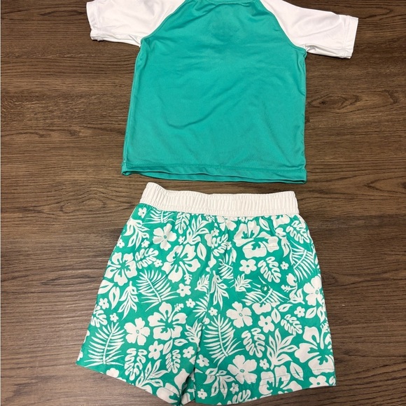 2T Wonder Nation Green & White Rashguard Swim Set, exclt cdtn, 15% off w 2+ bdle - Picture 5 of 7